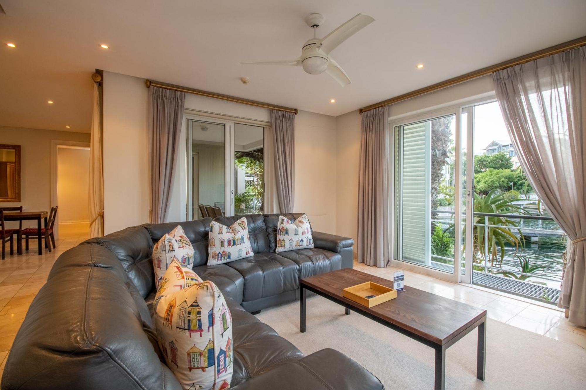 Waterfront Village Apartment *
